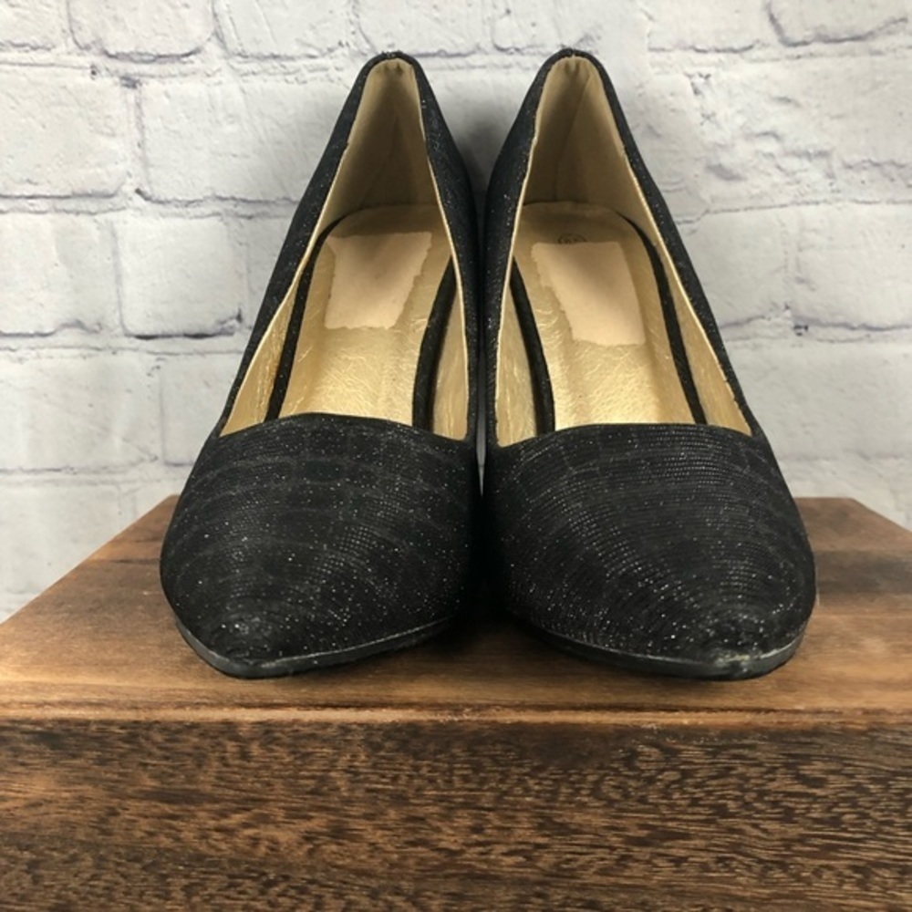 Classic Pointed Toe Stiletto Heels in Black - Picture 6 of 9